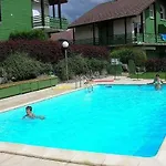 Les Chenes Rouges 아파트